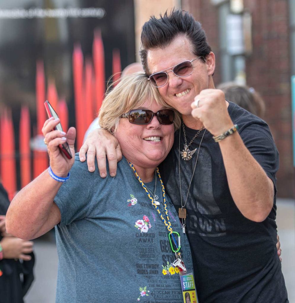 Leah posing with Mike Farris at Bristol Rhythm 2019.